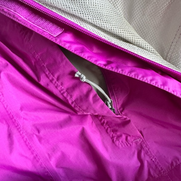 THE NORTH FACE shell jacket in Magenta - Picture 4 of 7